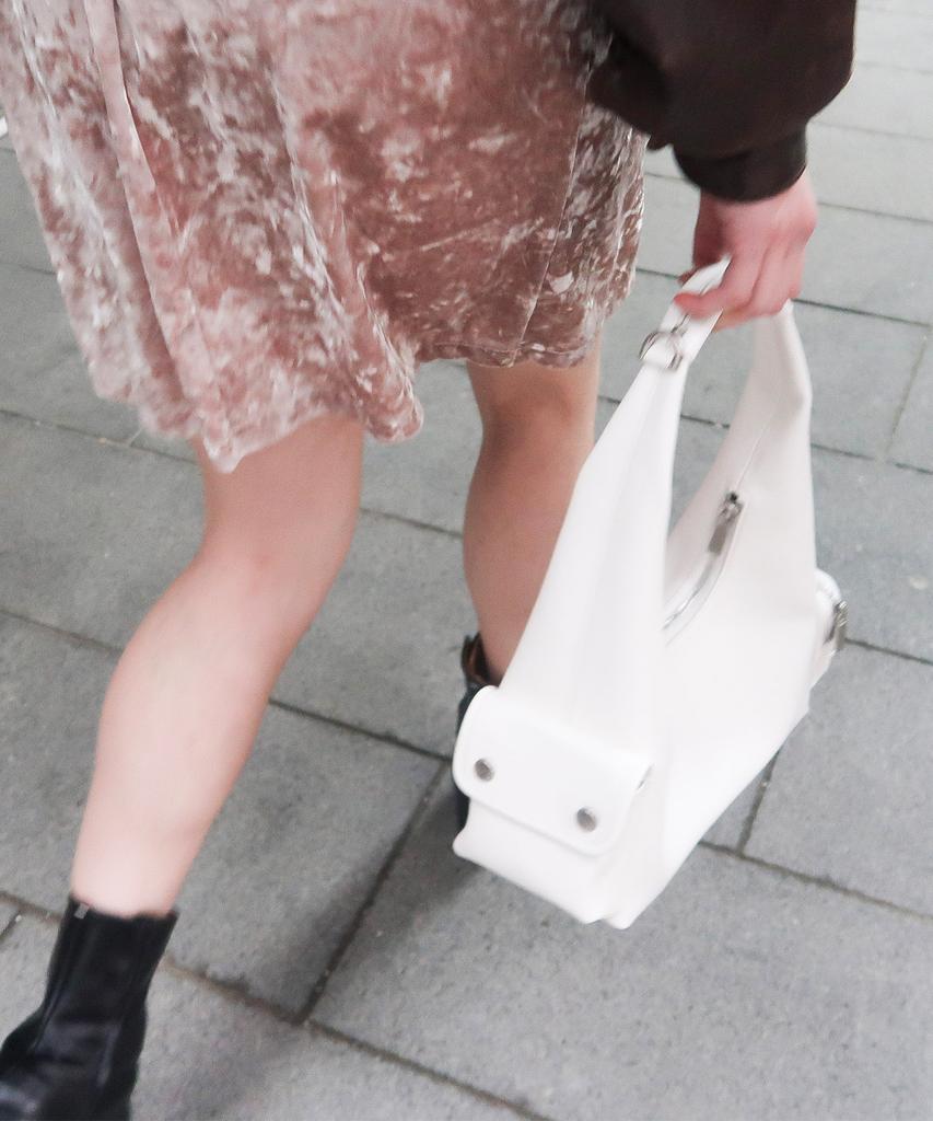 Koimooi Poket Hobo Bag Small (Ivory)