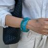 Модный полупрозрачный размытый акриловый браслет для женщин, Преувеличенный круглый широкобоковой браслет из смолы