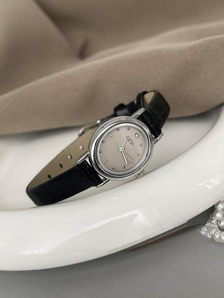 Korean-Style Vintage And Elegant Versatile Oval Dial Women'S Quartz Watch, Fashionable Quartz Wristwatch, Women'S Accessory.