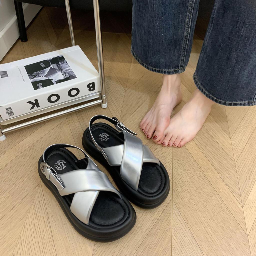 Niche silver sandals women's 2025 summer new retro outer wear student versatile platform casual beach shoes