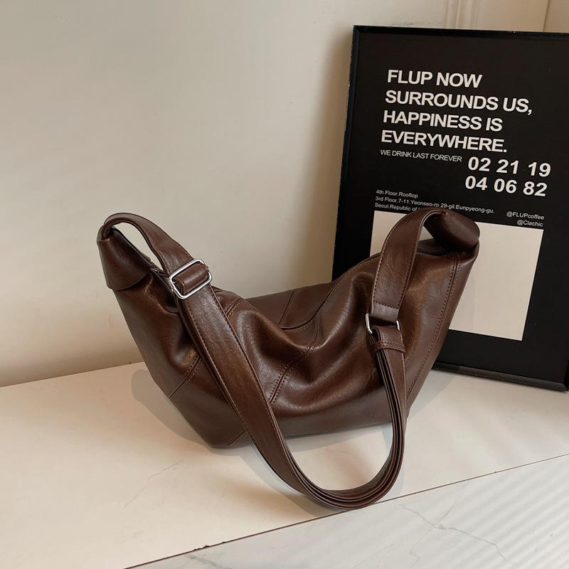 Сумка премиум-текстуры женская большой вместимости 2025 новая модная нишевая дизайнерская сумка-мессенджер дорожная сумка-седло сумка-пельмень