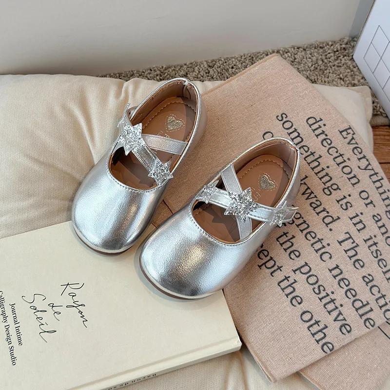 Детские туфли на плоской подошве, однотонные, универсальные, для девочек, танцевальная обувь, мягкая подошва, 2024, новые модные детские туфли принцессы со звездой