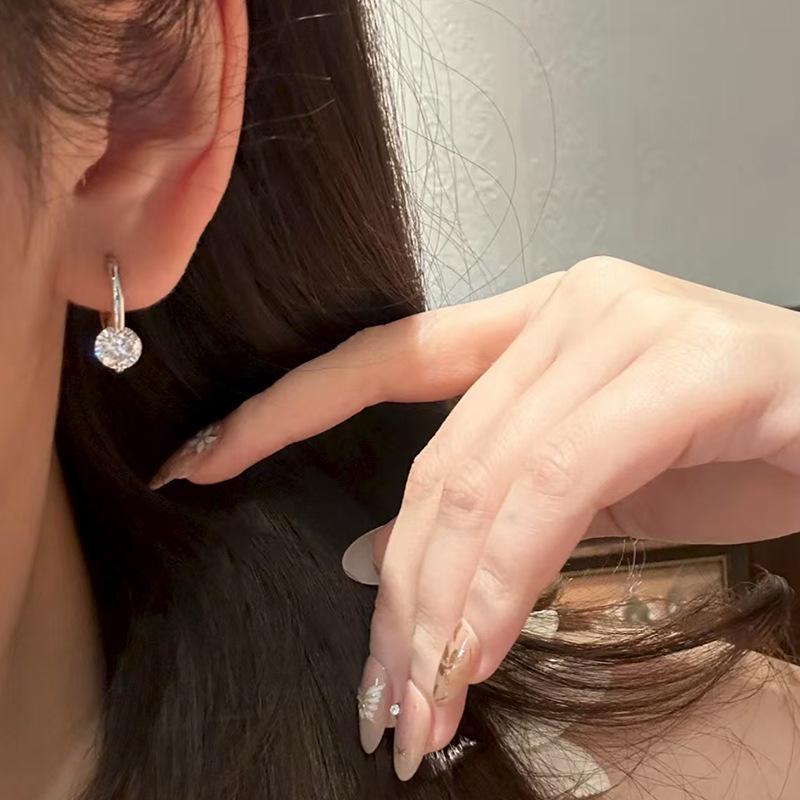 Zhuozhifan Серебро S925 Легкие Роскошные Серьги-пусеты с Бриллиантами 7.0 - Универсальные для Ежедневной Носки