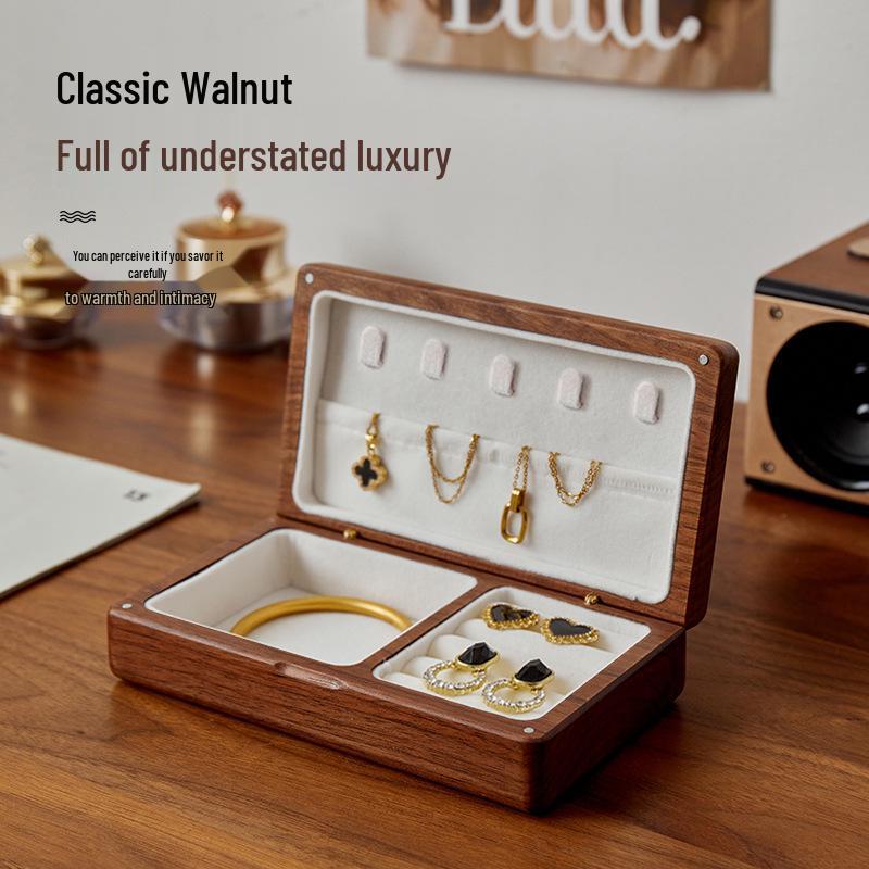 Изысканная шкатулка для украшений из черного ореха и бархата: Хранилище из массива дерева для колец и серег
