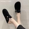 Женские туфли-мюли на плоской подошве, замшевые короткие плюшевые хлопковые тапочки, дизайнерская зимняя повседневная обувь 2024 года, трендовая прогулочная пряжка Zapatillas Lady