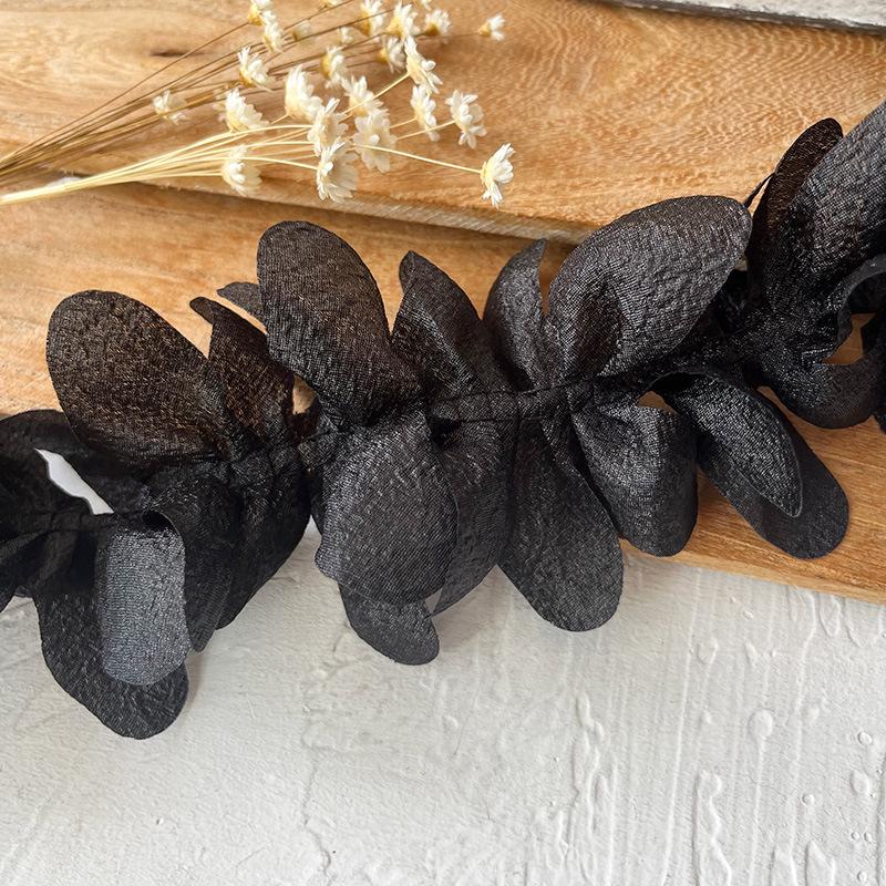 Черная кружевная органза для самостоятельного изготовления одежды и аксессуаров - украшение горловины и подола юбки