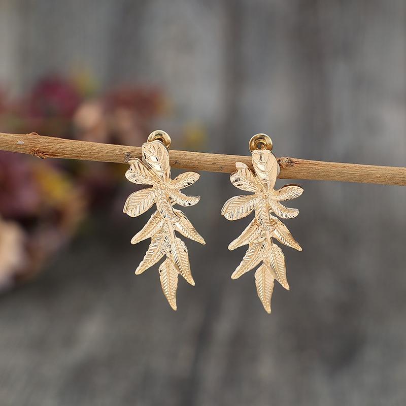 Богемные металлические серьги золотого цвета с цветком и листьями, винтажные геометрические серьги-подвески для женщин, ювелирные изделия