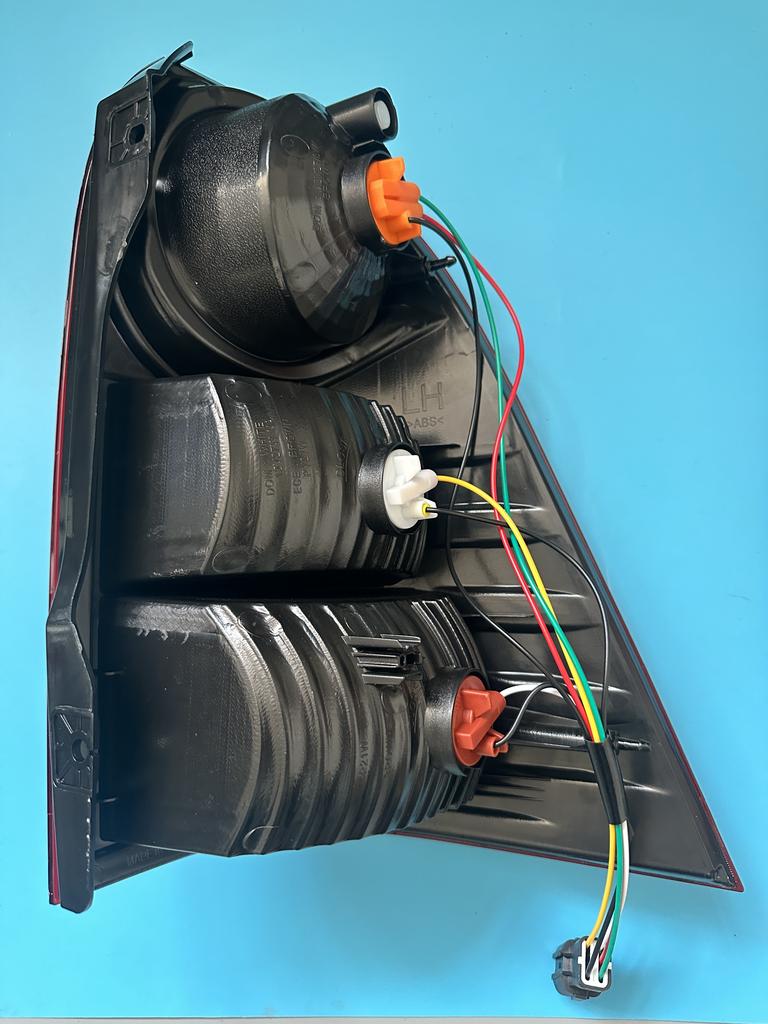 Rear Comination Lamp Assy LH 8360132003 RH 8360232003 For Ssang yong Actyon Sports 2006-2011