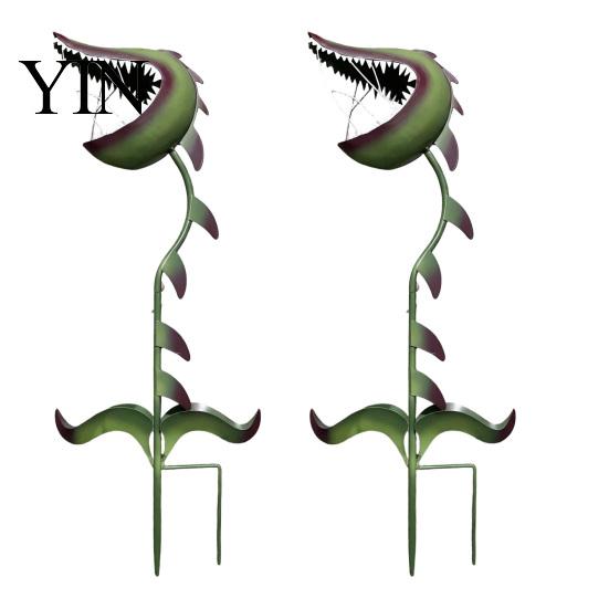 Quirky Outdoor Landscaping Carnivorous Plant Garden Stake, Large Metal Venus Flytrap Sculpture, Weird Sturdy Stakes Yard Art Stake for Patio