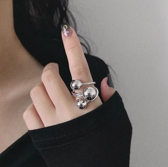 Korean-Style Open Pearl Ring: Retro, Light Luxury Design
