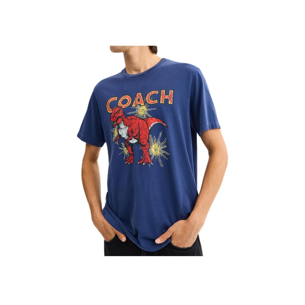 Coach FW25 Футболка мужская из стиранного хлопка с принтом динозавров, с круглым вырезом и короткими рукавами CCV60-P0R