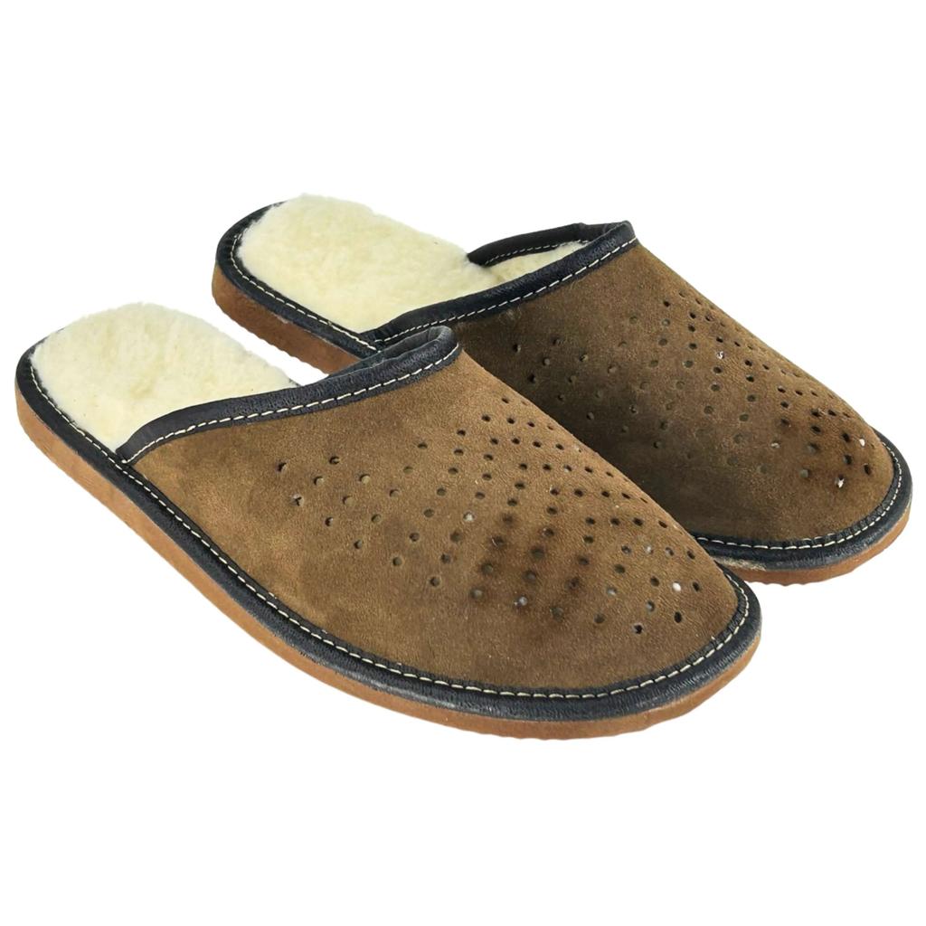 Brown men's insulated slippers. Comfortable men's house slippers 40