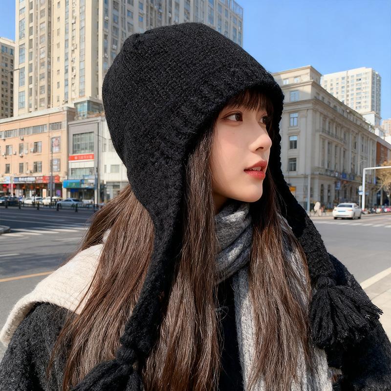 South Korea's new knitted hat women's winter warm ear protection Lei Feng hat versatile face small pullover hat solid color wool hat
