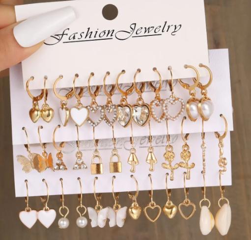 Fashion 18 Pairs Of Lady Earrings Boho Snake Butterfly Mushroom Lock Zircon Pearl Love Earring Sets for Women 2024 Jewelry Gifts