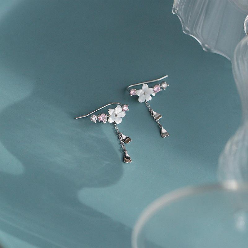 Серьги гвоздики в виде веточки с цветком и висящих капелек