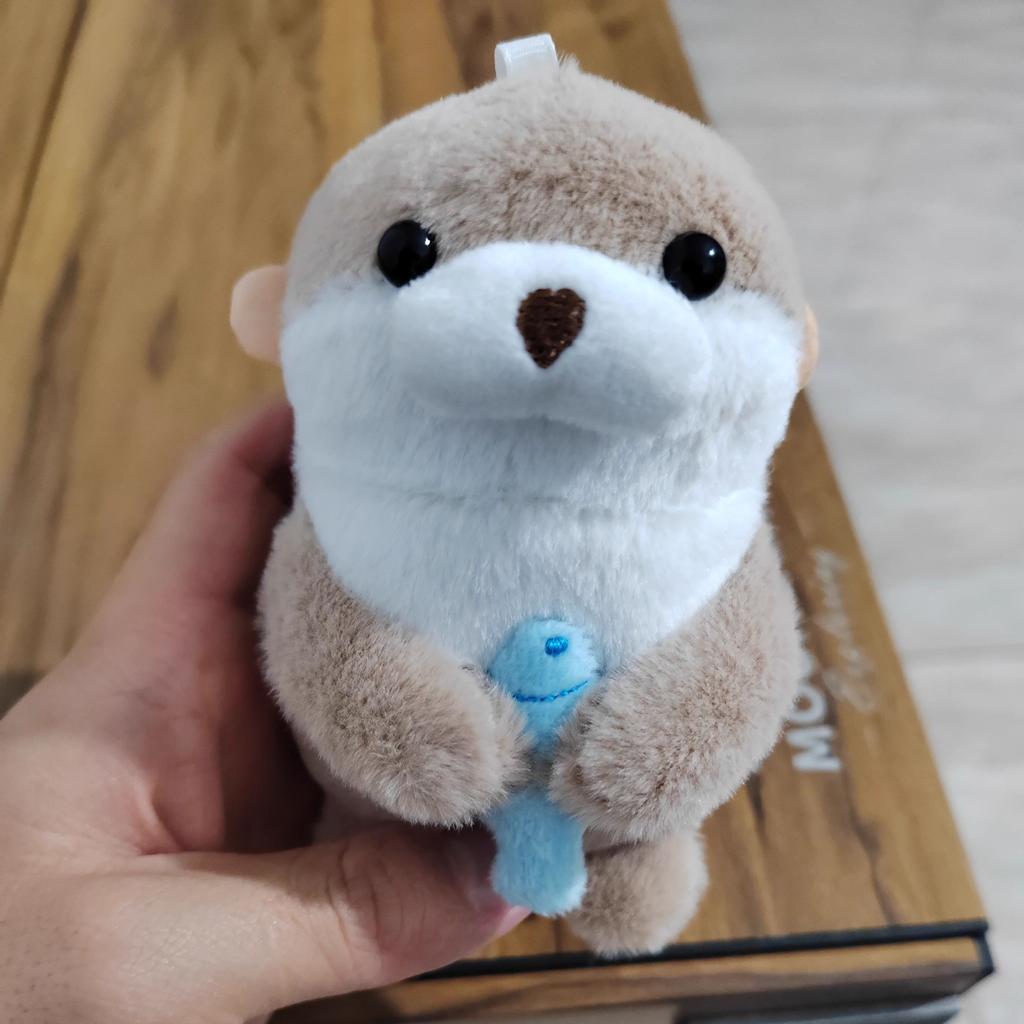 Kawaii Otter Holding Fish Plush Doll Keychain Lightweight Hanging Pendant Props for School Bag Key Wallet Doll Toy Keyring Gifts