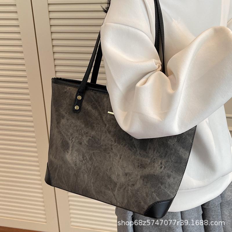 Вместительная ручная сумка-тоут женская 2025 новая модная повседневная сумка через плечо для студентов колледжа для учебы