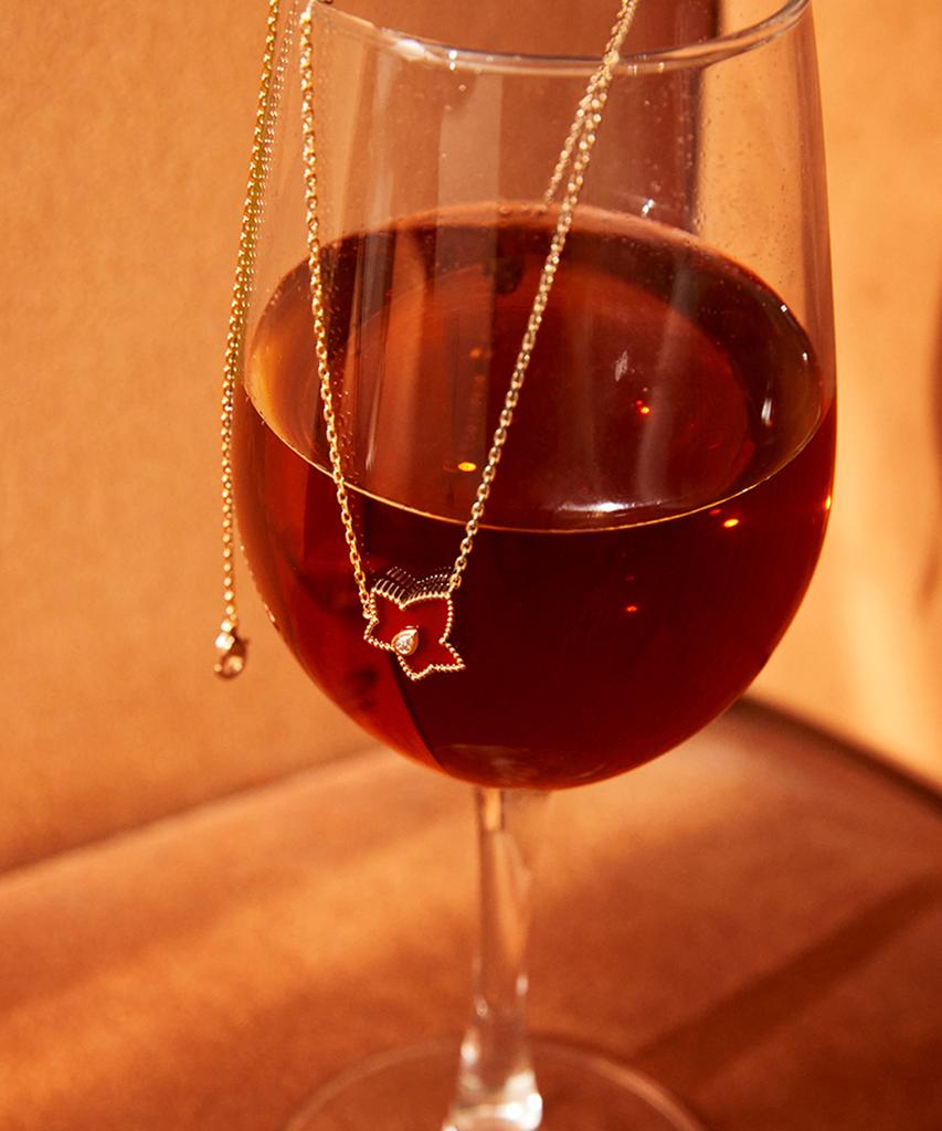 Lola Rose Ivy Carnelian Bead Pendant Necklace