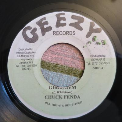 7-дюймовая пластинка ЧАК ФЕНДЕР - Girls Dem NONE Geezy Records 2002 Ямайка Регги, Ска и Даб Б/У
