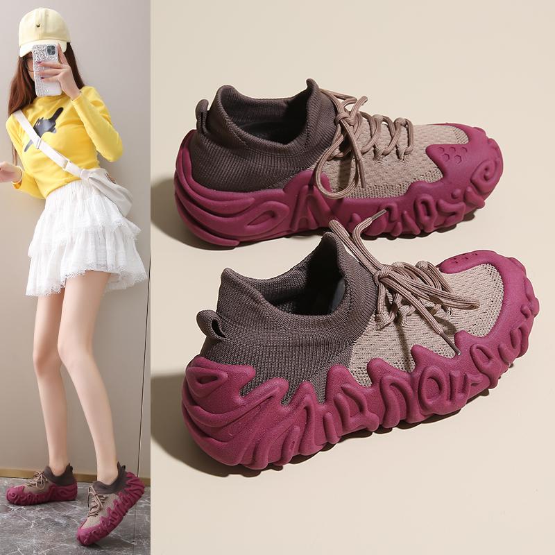 Весна и Лето Новые Кроссовки из Летающей Сетки Мягкая Подошва Легкие Спортивные Повседневные Кроссовки Противоскользящие Износостойкие Женские Повседневные Кроссовки