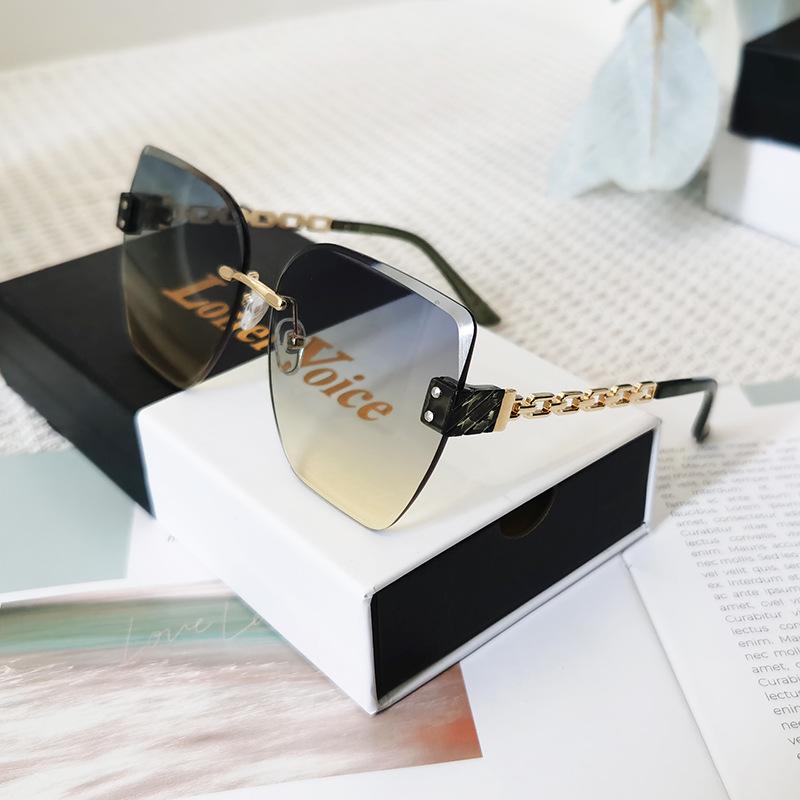 Модные повседневные ультралегкие солнцезащитные очки Женские элегантные цепочки для глаз Высокое чувство Минималистичный стиль Деловые солнцезащитные очки Женские