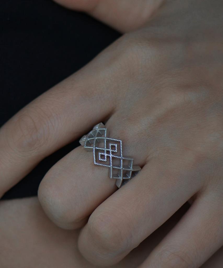 Vivus Prio Bold White Gold Silver Ring