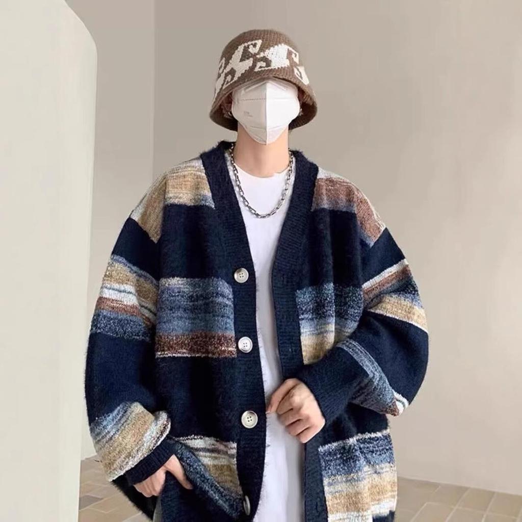 Мужской кардиган в стиле ретро с полосками и цветными блоками - вязаная куртка на осень/зиму для уютного и стильного образа