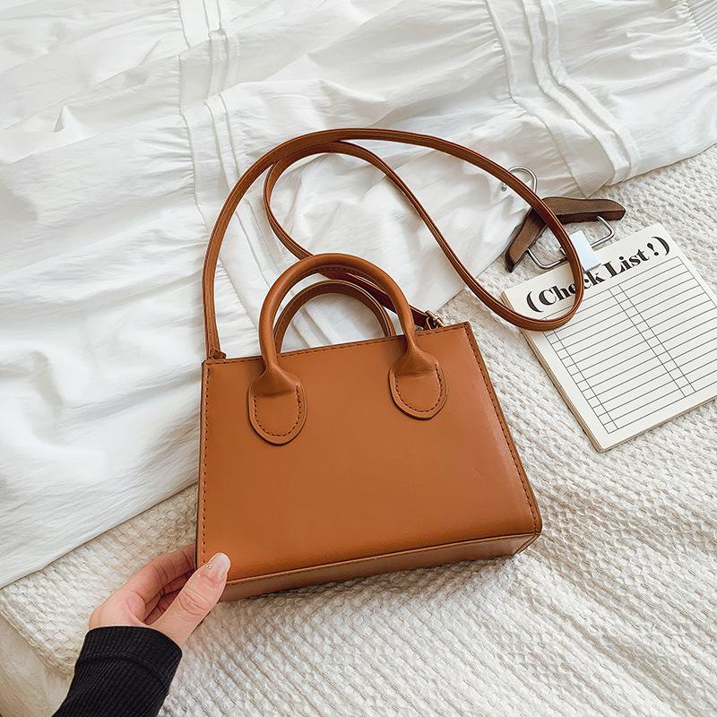 Новая маленькая сумка женская 2025 весна новая модная сумка-мессенджер модная текстурная плечевая сумочка