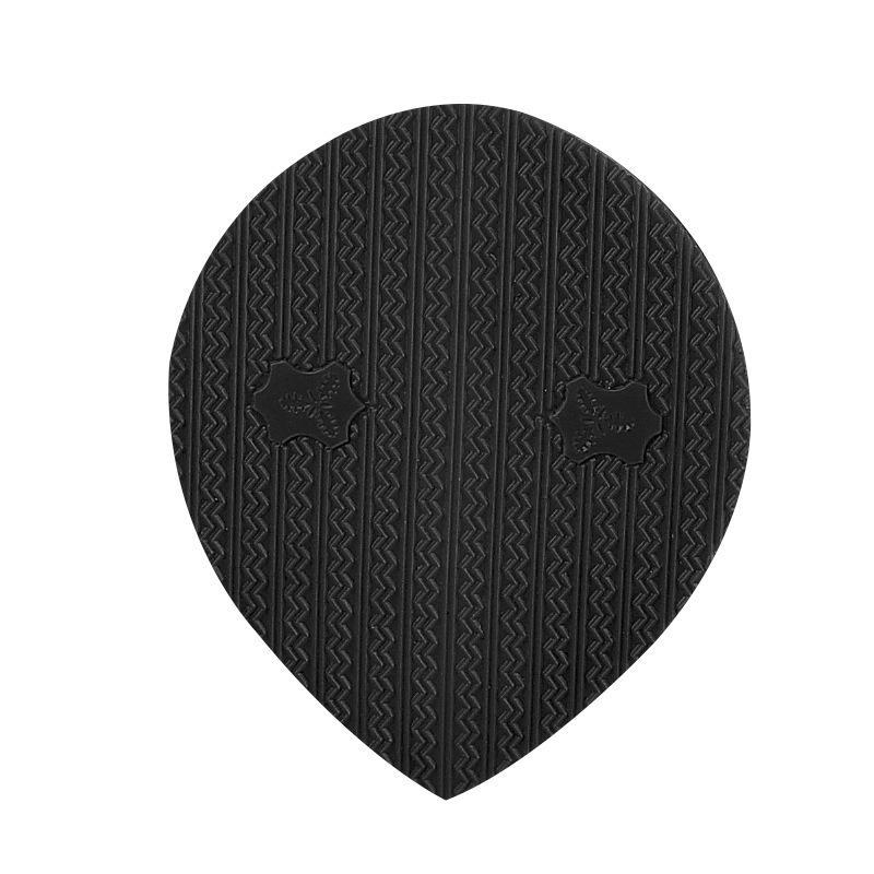 Кожаные спортивные туфли с полукруглым каблуком, противоскользящими полосками и прочной подошвой.