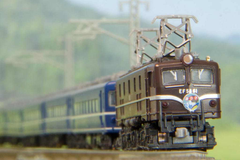 Rokuhan Z gauge EF58 тип 61 Императорская спецификация Железнодорожная модель Электровоз №. T039-1