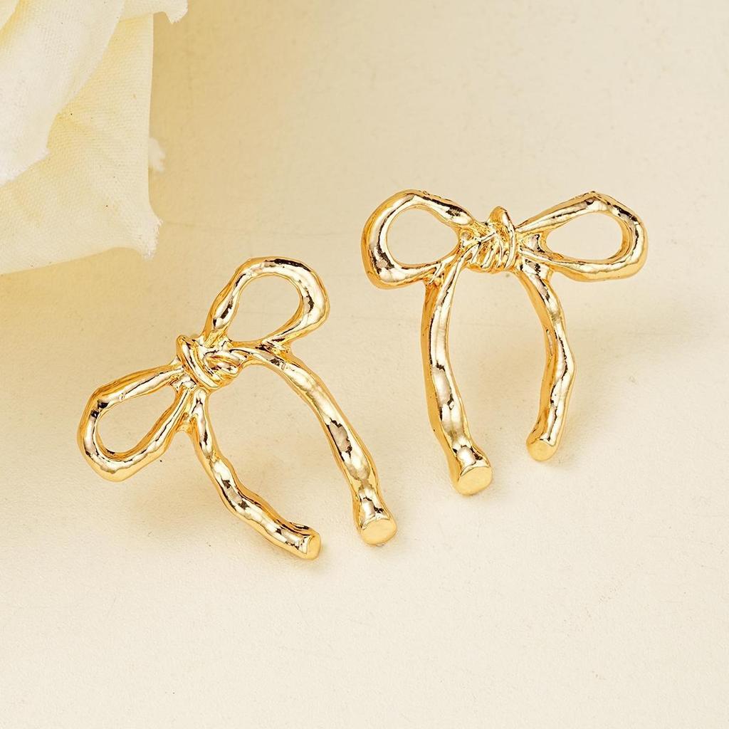 New hollow bow stud earrings women's versatile simple fashion personalized earrings simple retro butterfly earrings