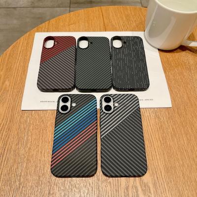 Текстура углеродного волокна подходит для чехла для телефона iPhone 16promax. В iPhone15 встроен магнитный Magsafe14