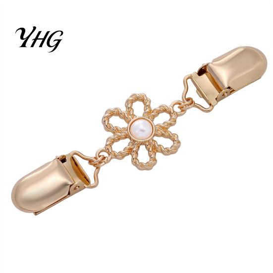 Hollow Flower Clips Cardigan Sweater Clip, Vintage Women Clothing Clip with Waist Tightener Faux Pearl, Cincher for Dress Shawl Pants