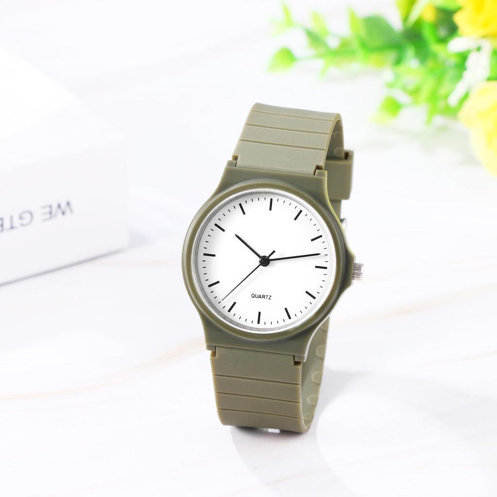 Watch Silicone Analog Display Cute Simple Stylish Rubber Watch Quartz Clock Commuting To Work or School Girls Boys Men Women Fashion Accessories
