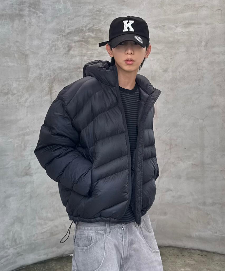 Mimthewardrobe [Koin Seoul X Mimthe] Diagonal Lining Down Jumper_Black