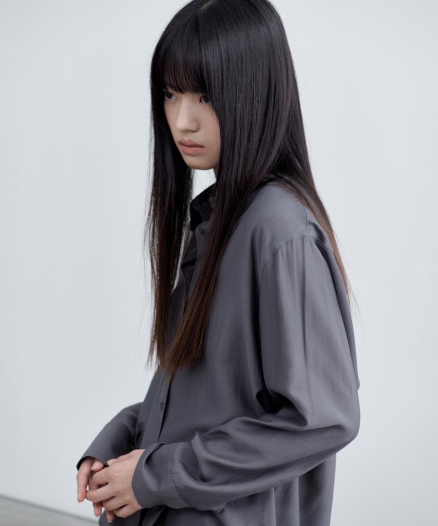MUSINSA STANDARD WOMAN Women'S Relaxed Satin Shirt [Dark Grey]