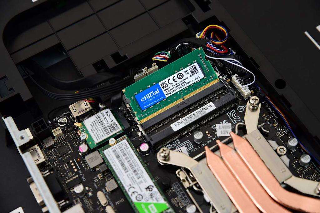 Критически важная оперативная память для ноутбука PC4-21300 (DDR4-2666) 16 ГБ SODIMM CT16G4SFS8266 [Б/У]