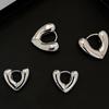 Женские простые серьги-сердечки с пряжкой Love Ear Buckle Cold Wind, корейская версия, легкие роскошные трехмерные серьги-сердечки с персиковым узором