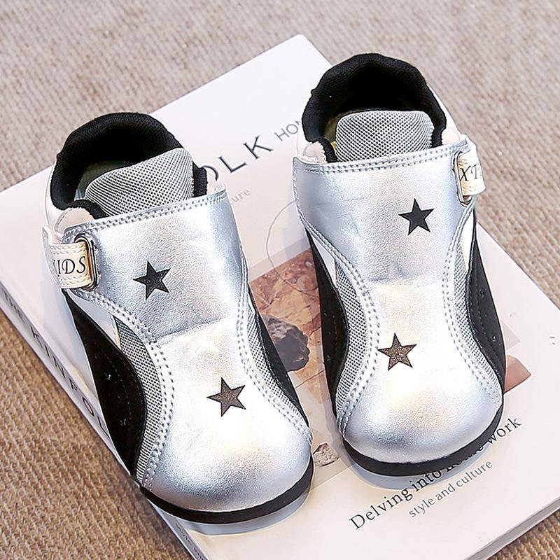 New autumn boys' shoes, children's casual slip-on sneakers with leather upper and soft sole, suitable for older children
