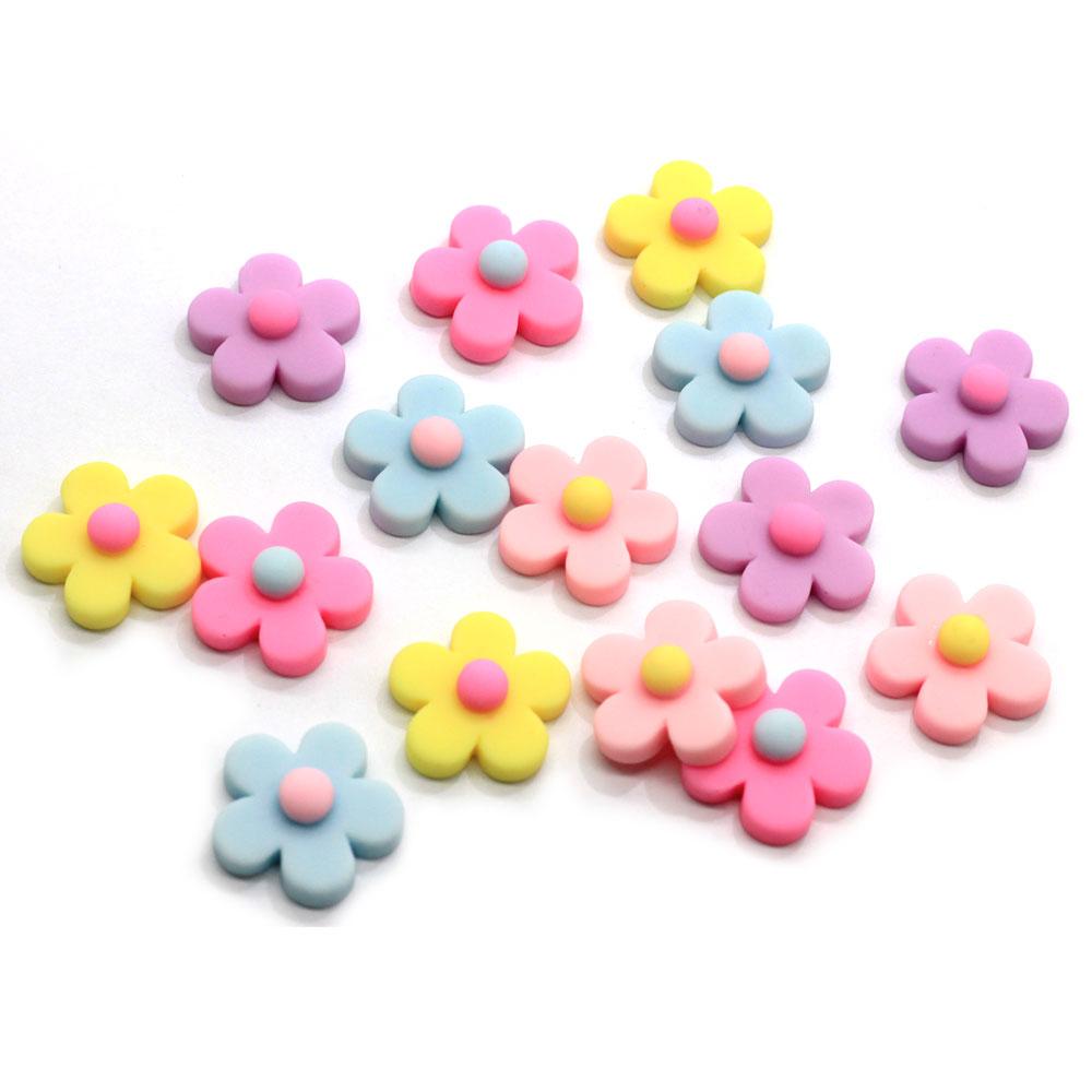New DIY 100Pcs Mini 18MM Resin Cute Daisy Flower Flatback Stone Flat Back Resin Flower Cabochons Wedding Buttons Craft Scrapbook