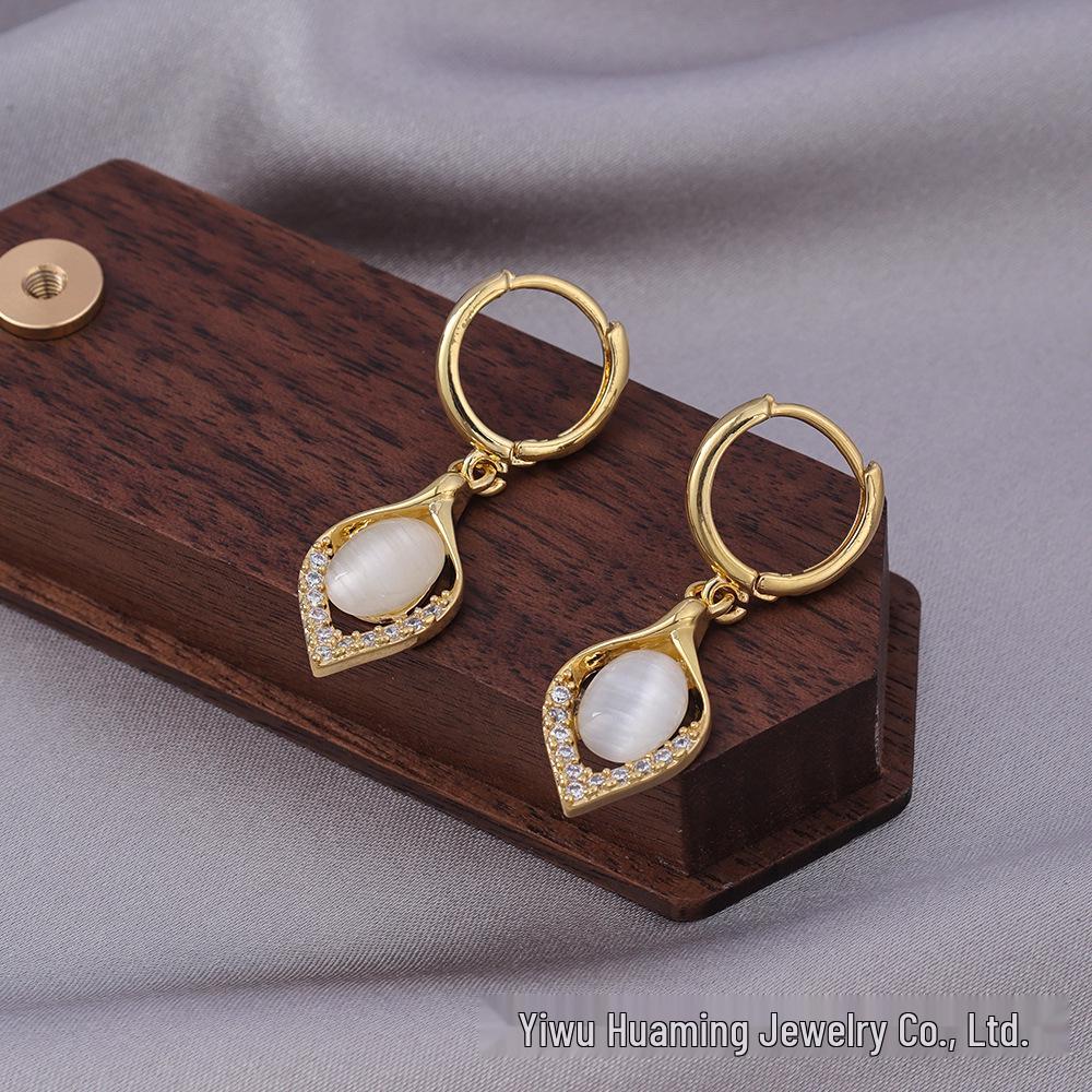 Французские серьги-пусеты с цирконами и бриллиантами в стиле легкой роскоши - Универсальные и трендовые стили