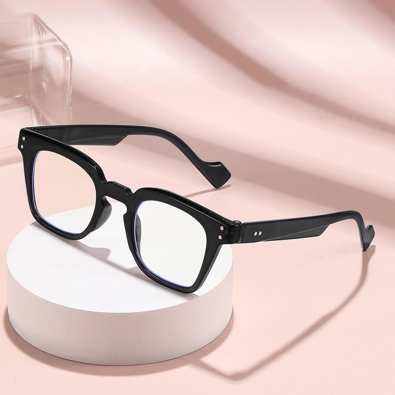 Hong Kong Style Retro Small Square Anti-Blue Light Reading Glasses - Versatile and Fashionable Presbyopia Eyewear.