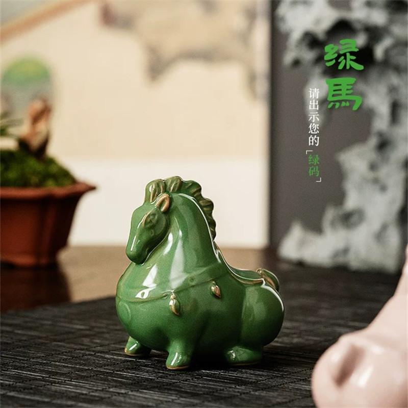 Милый керамический чайный питомец Ru Kiln в виде зеленой лошади, чайные украшения, китайские чайные аксессуары, фигурка лошади Тан ручной работы, керамический чайный питомец