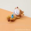 Милая и беззаботная фигурка оленя, микро-ландшафтная декорация, изделие из смолы, настольное украшение для офиса, автомобиля, песочницы, небольшой сувенир, подарок