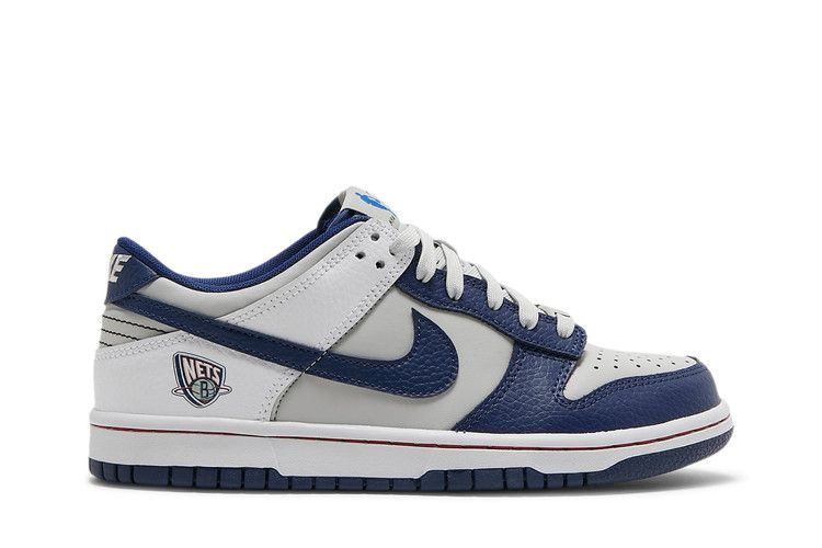 Детские кроссовки Nike Dunk Low EMB 75-летие НБА Бруклин Нетс (GS) Серый туман/Белый/Синяя пустота/Синяя пустота