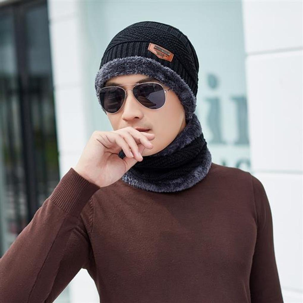 Комплект шапка-манишка (черный)/Меховая шапка Бини Зимняя шапка