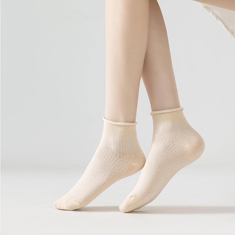 Женские летние тонкие модные носки-подследники однотонные с контрастной окантовкой