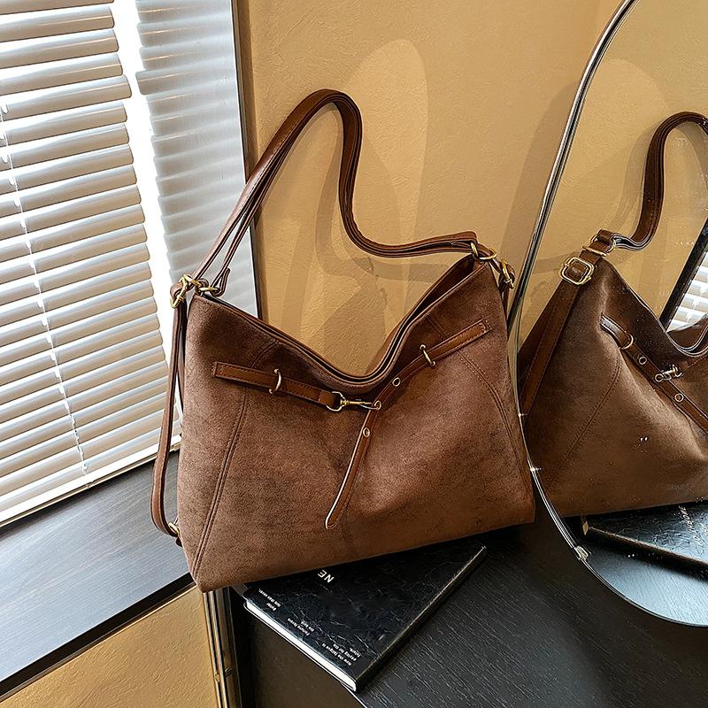 Yogodlns Ленивый стиль Ретро Одноплечевая Сумка под Мышку Минималистичная Сумка-тоут Большая Вместимость Сумка для Поездок Сумки через Плечо