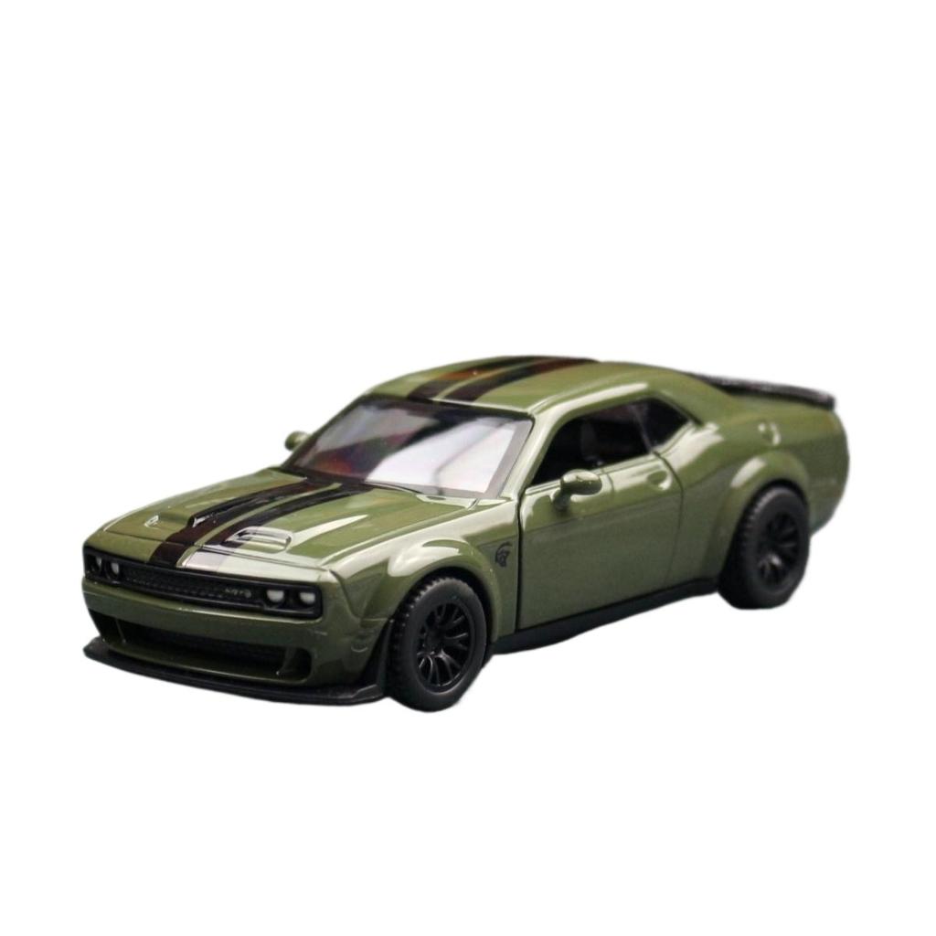 1/44 Dodge Challenger SRT Hellcat Toy Car Model Diecast Metal Vehicle Miniature Pull Back Doors Openable Collection Gift for Kid