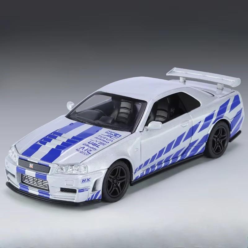 1:32 Gtr R34 R35 Игрушки Сплав Модели Автомобилей Литой Металлический Миниатюрный Транспорт 4 Открывающиеся Двери Звук Свет Инерционные Модели Для Детей Подарок
